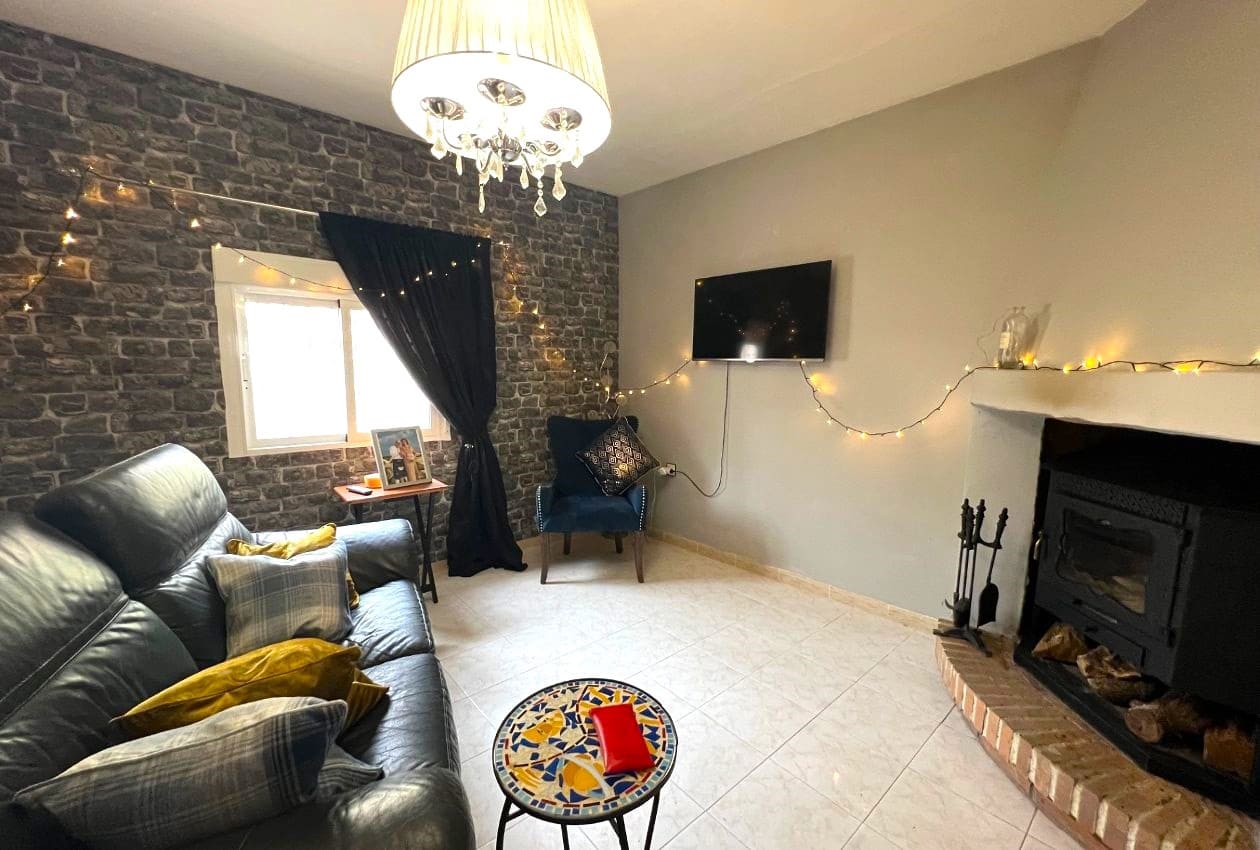 5 bedroom Finca/Country House for sale in Cantoria - € 145,000 (Ref: 9400073)