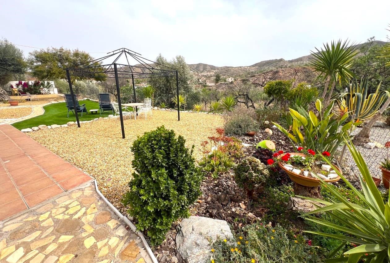 5 bedroom Finca/Country House for sale in Cantoria - € 145,000 (Ref: 9400073)