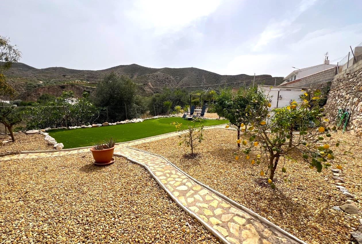 5 bedroom Finca/Country House for sale in Cantoria - € 145,000 (Ref: 9400073)
