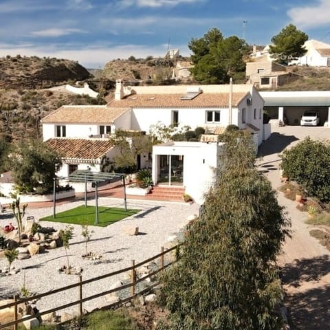 8 sovrum Finca/Hus på landet till salu i Oria med pool - 495 000 € (Ref: 9448468)