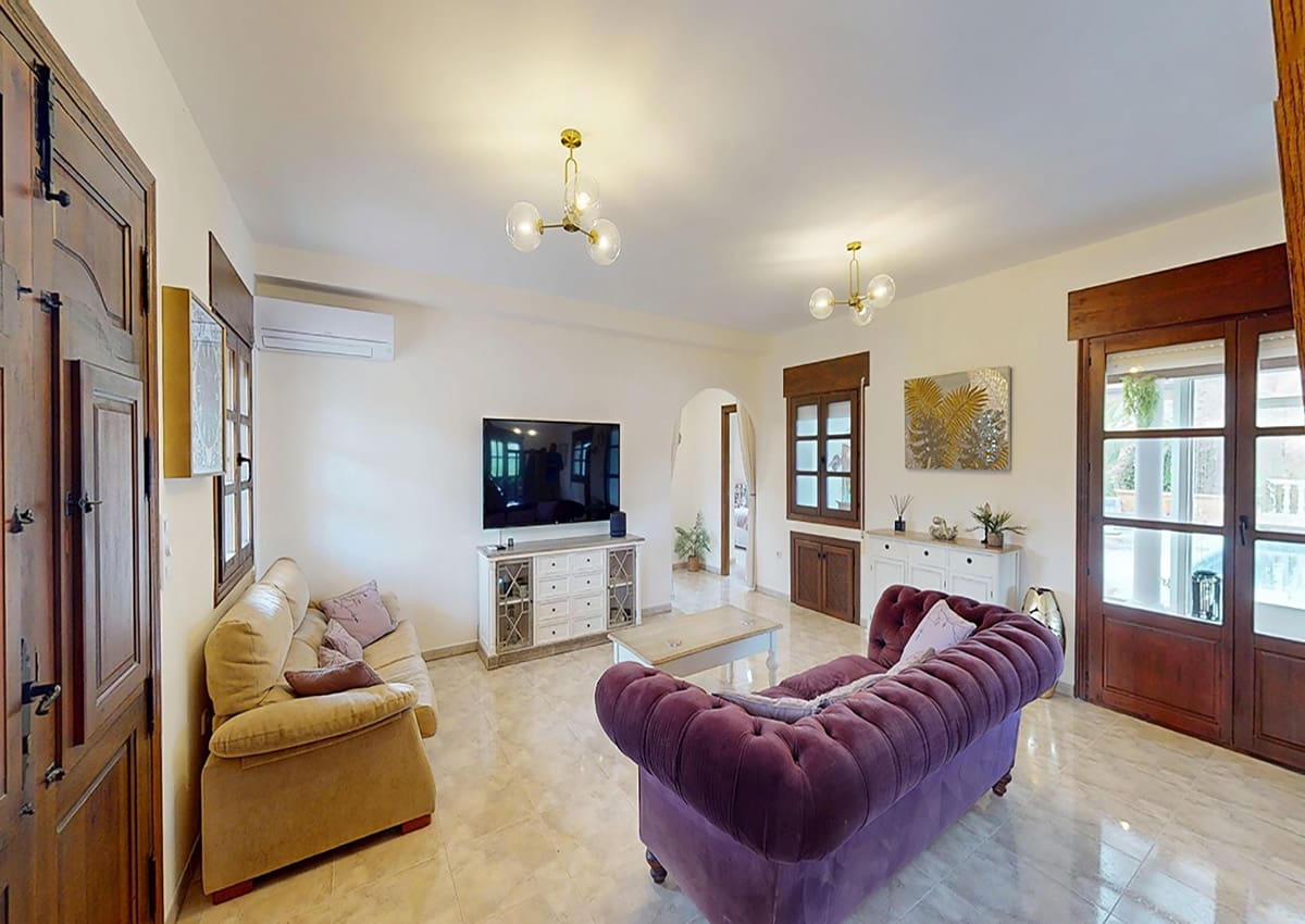 3 quarto Moradia para venda em La Alfoquia com piscina - 375 000 € (Ref: 9451523)