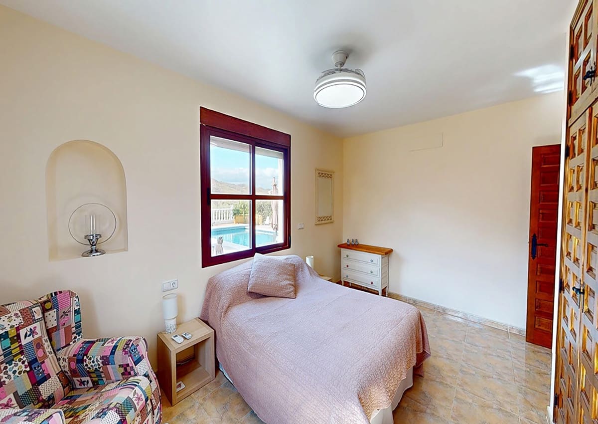 3 quarto Moradia para venda em La Alfoquia com piscina - 375 000 € (Ref: 9451523)