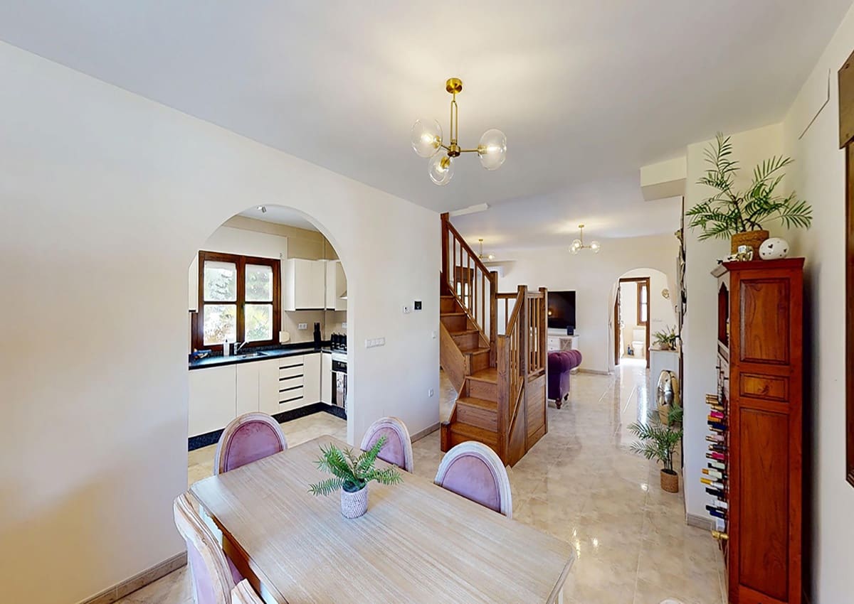 3 quarto Moradia para venda em La Alfoquia com piscina - 375 000 € (Ref: 9451523)