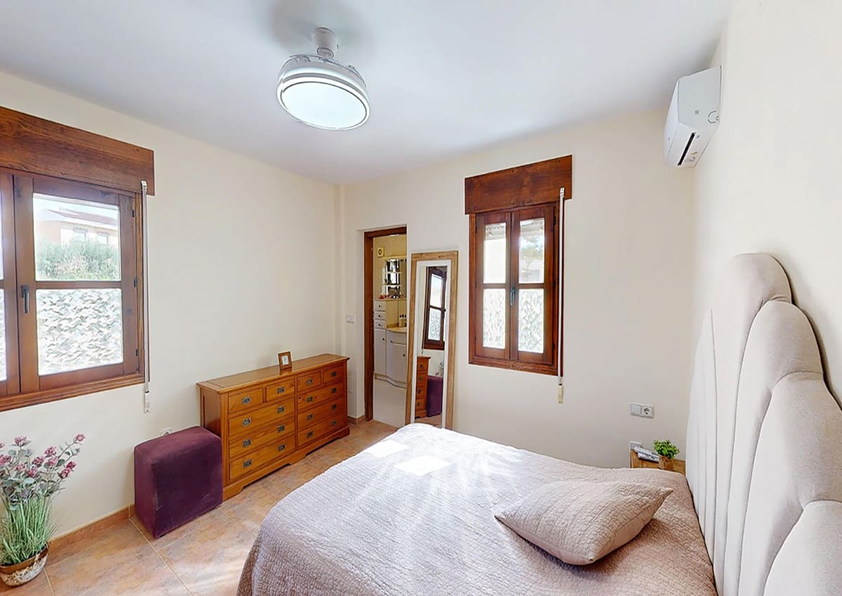 3 quarto Moradia para venda em La Alfoquia com piscina - 375 000 € (Ref: 9451523)