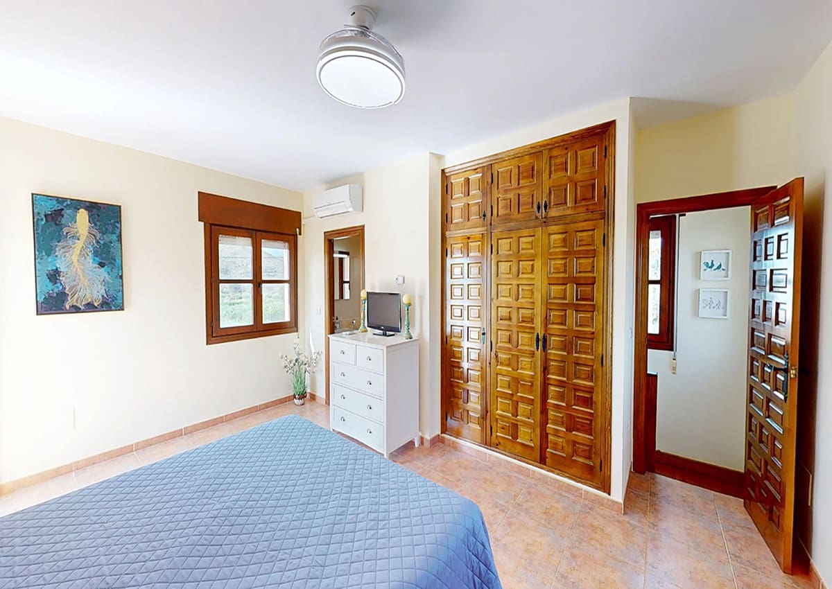 3 quarto Moradia para venda em La Alfoquia com piscina - 375 000 € (Ref: 9451523)