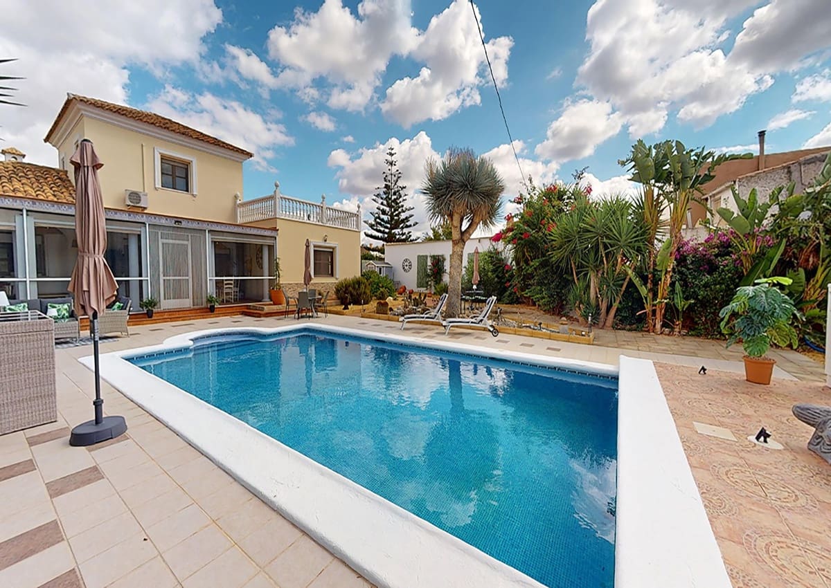 3 quarto Moradia para venda em La Alfoquia com piscina - 375 000 € (Ref: 9451523)