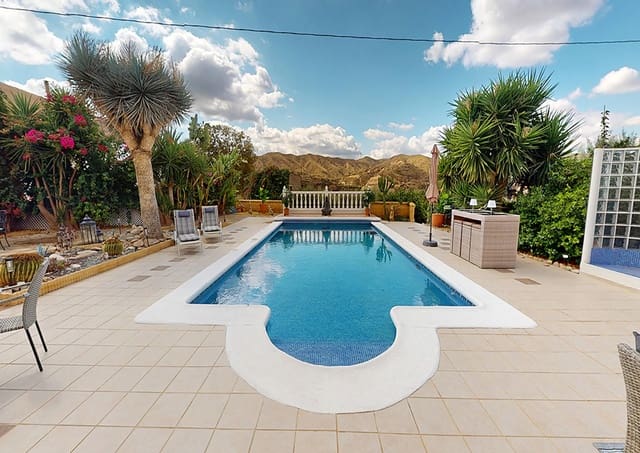 3 soveværelse Villa til salg i La Alfoquia, Zurgena med swimmingpool - € 375.000 (Ref: 9451523)