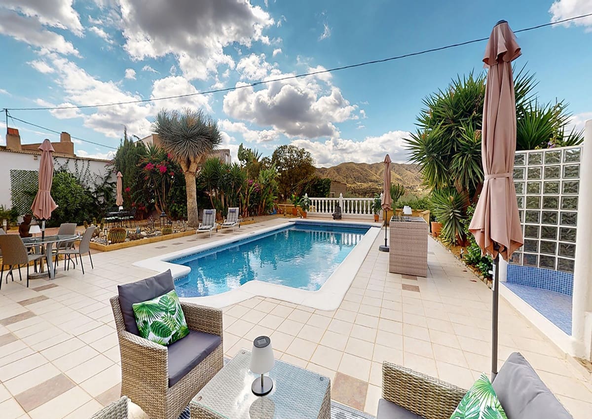 3 quarto Moradia para venda em La Alfoquia com piscina - 375 000 € (Ref: 9451523)