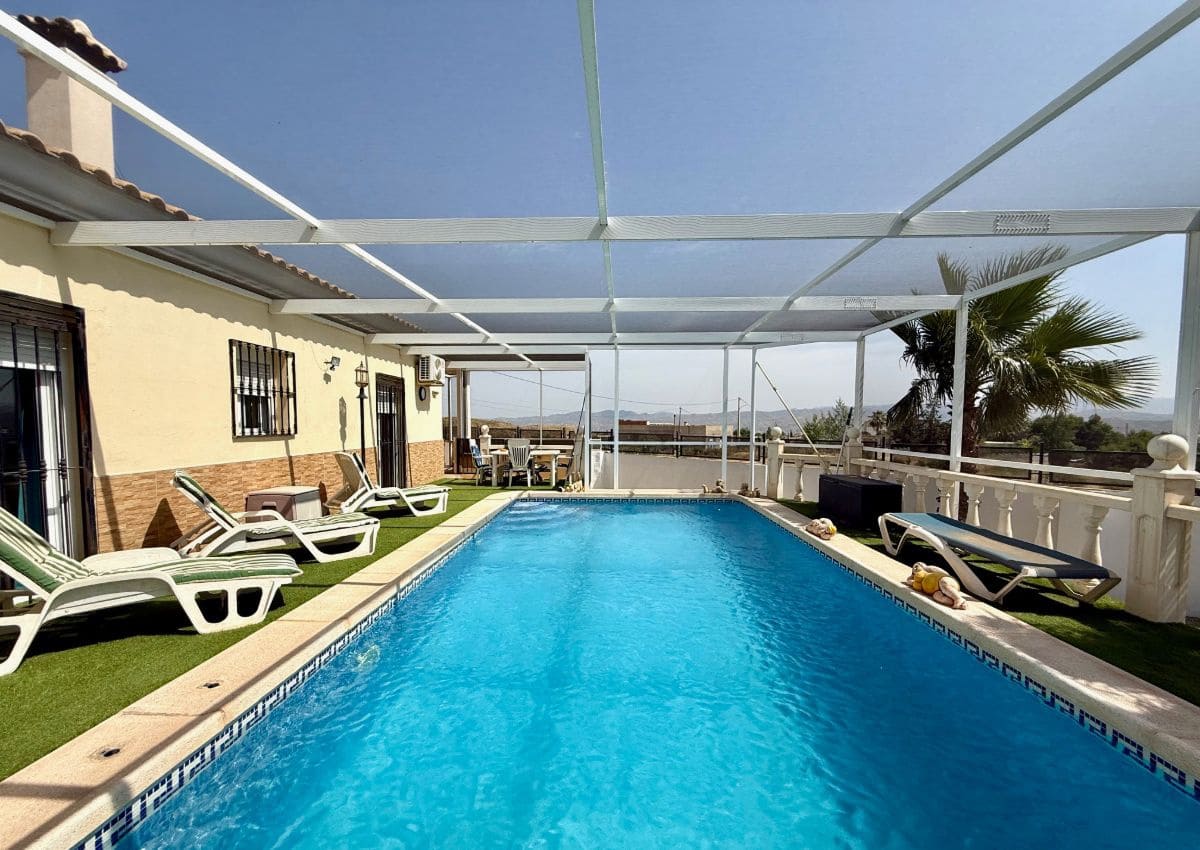 3 makuuhuone Huvila myytävänä paikassa Albox mukana uima-altaan - 265 000 € (Ref: 9467642)