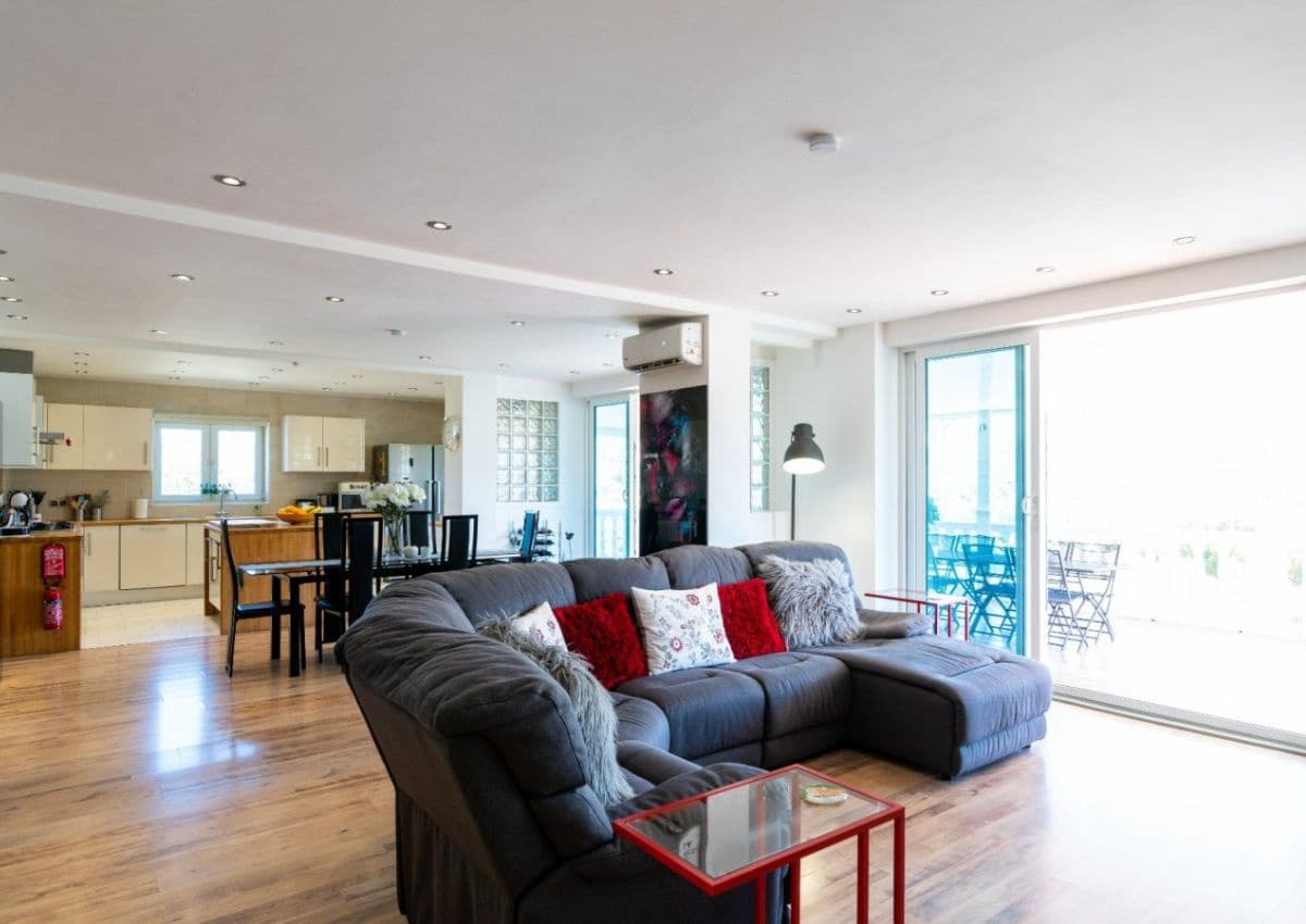 6 slaapkamer Finca/Landhuis te koop in Iznajar met zwembad - € 845.000 (Ref: 9523381)