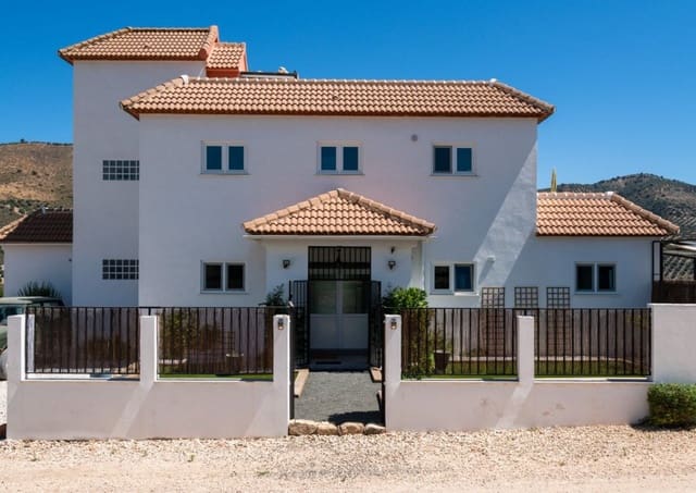 6 slaapkamer Finca/Landhuis te koop in Iznájar met zwembad - € 845.000 (Ref: 9523381)