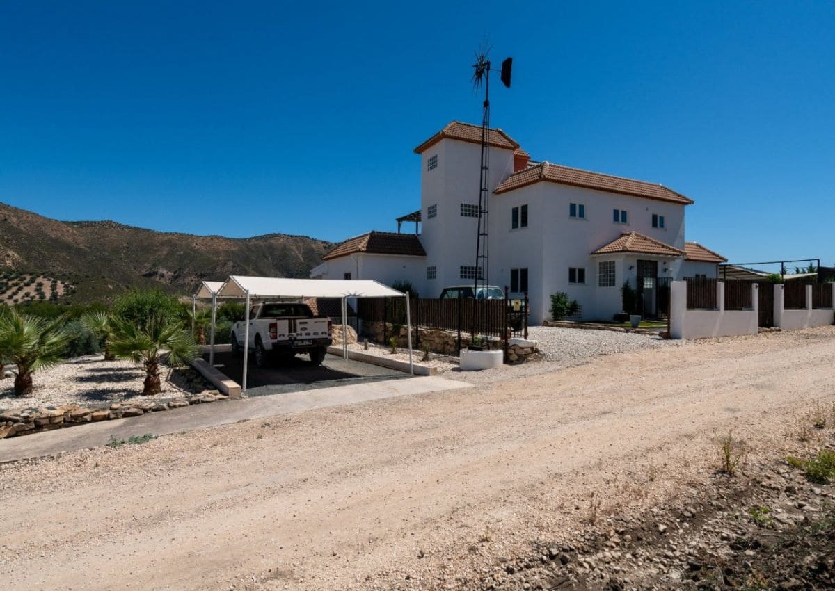 6 slaapkamer Finca/Landhuis te koop in Iznajar met zwembad - € 845.000 (Ref: 9523381)