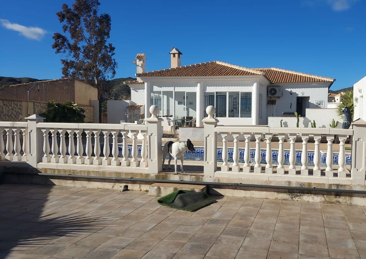 3 soveværelse Villa til salg i Arboleas med swimmingpool - € 195.000 (Ref: 9535276)