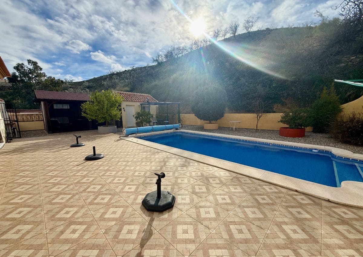 3 makuuhuone Huvila myytävänä paikassa Arboleas mukana uima-altaan - 269 000 € (Ref: 9554266)