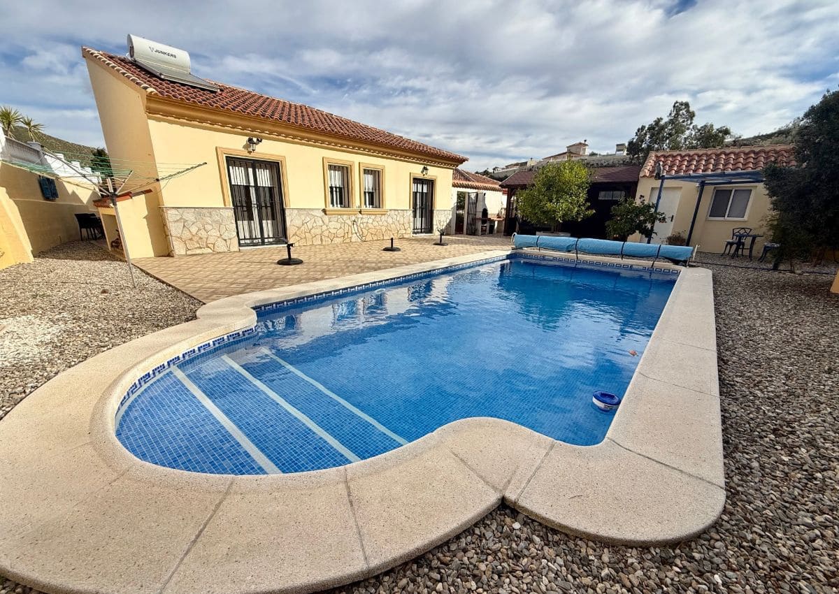 3 makuuhuone Huvila myytävänä paikassa Arboleas mukana uima-altaan - 269 000 € (Ref: 9554266)