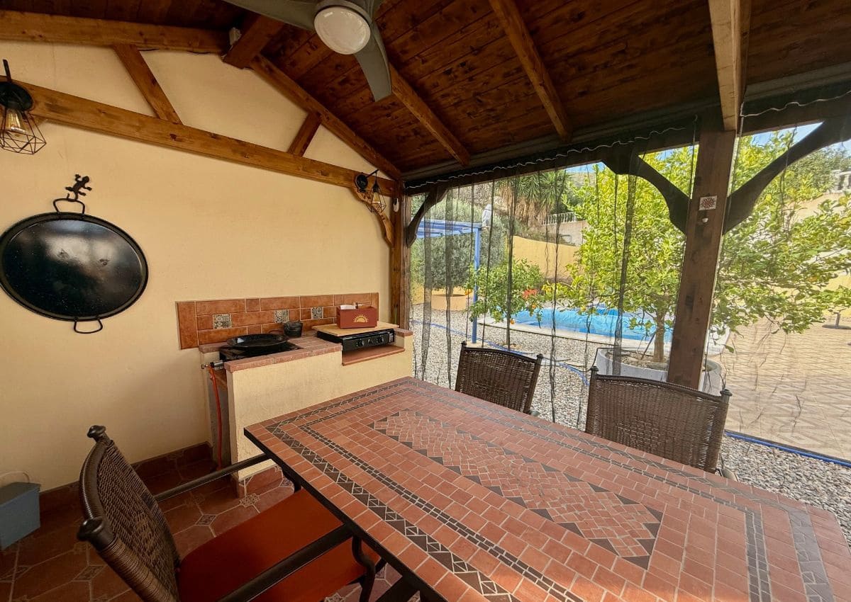 3 makuuhuone Huvila myytävänä paikassa Arboleas mukana uima-altaan - 269 000 € (Ref: 9554266)