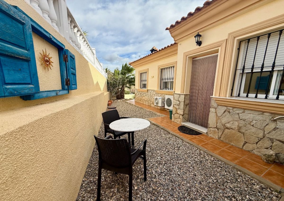 3 makuuhuone Huvila myytävänä paikassa Arboleas mukana uima-altaan - 269 000 € (Ref: 9554266)