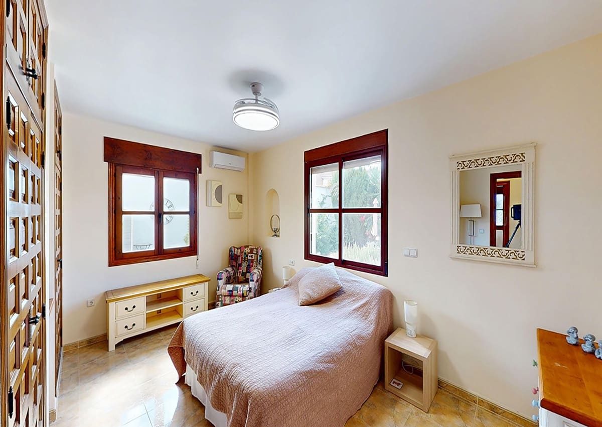 3 makuuhuone Huvila myytävänä paikassa La Alfoquia mukana uima-altaan - 375 000 € (Ref: 9598138)