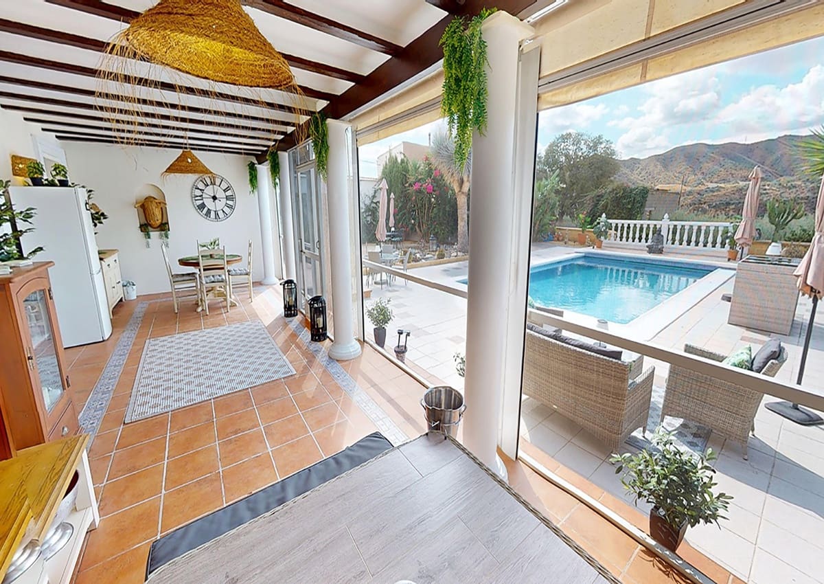 3 makuuhuone Huvila myytävänä paikassa La Alfoquia mukana uima-altaan - 375 000 € (Ref: 9598138)