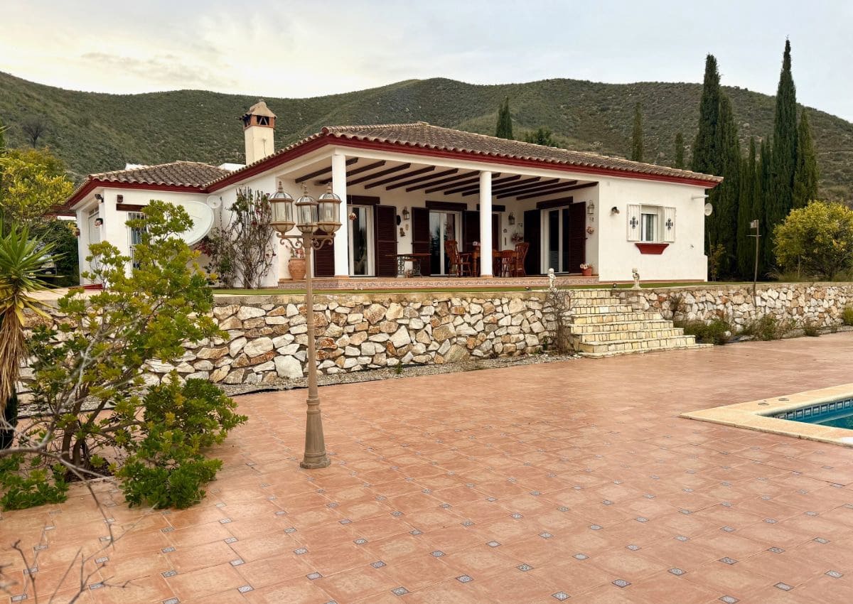 3 makuuhuone Huvila myytävänä paikassa Arboleas mukana uima-altaan - 350 000 € (Ref: 9603479)