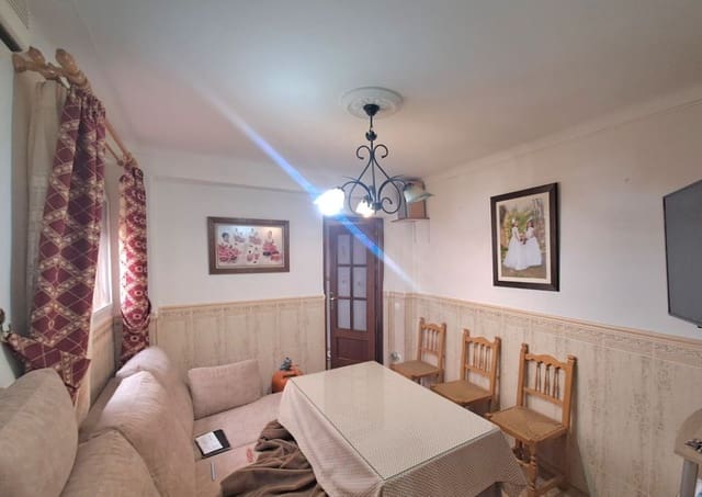 4 bedroom Townhouse for sale in Cuevas de San Marcos - € 124,000 (Ref: 9658172)