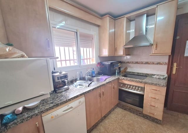 4 bedroom Townhouse for sale in Cuevas de San Marcos - € 124,000 (Ref: 9658172)