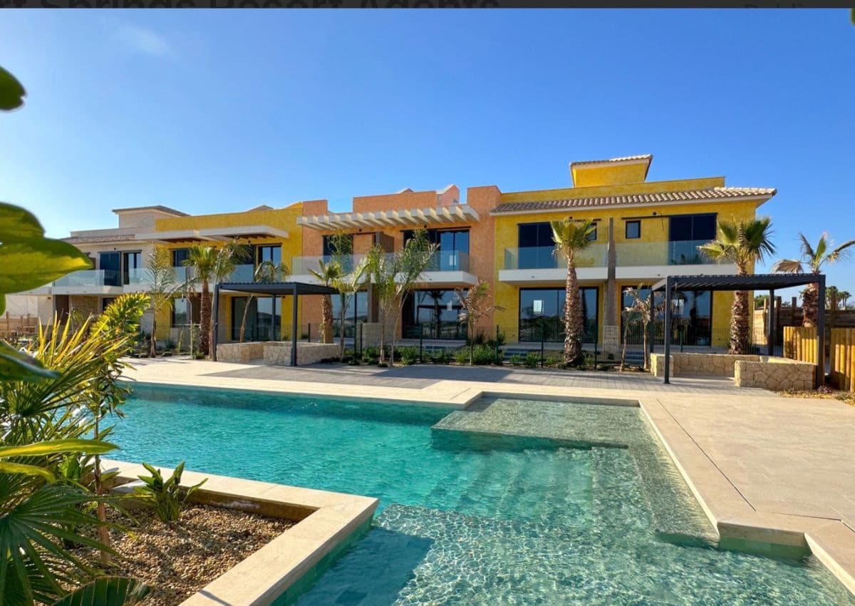 Casa de 2 habitaciones en Cuevas del Almanzora en venta - 300.000 € (Ref: 9665424)