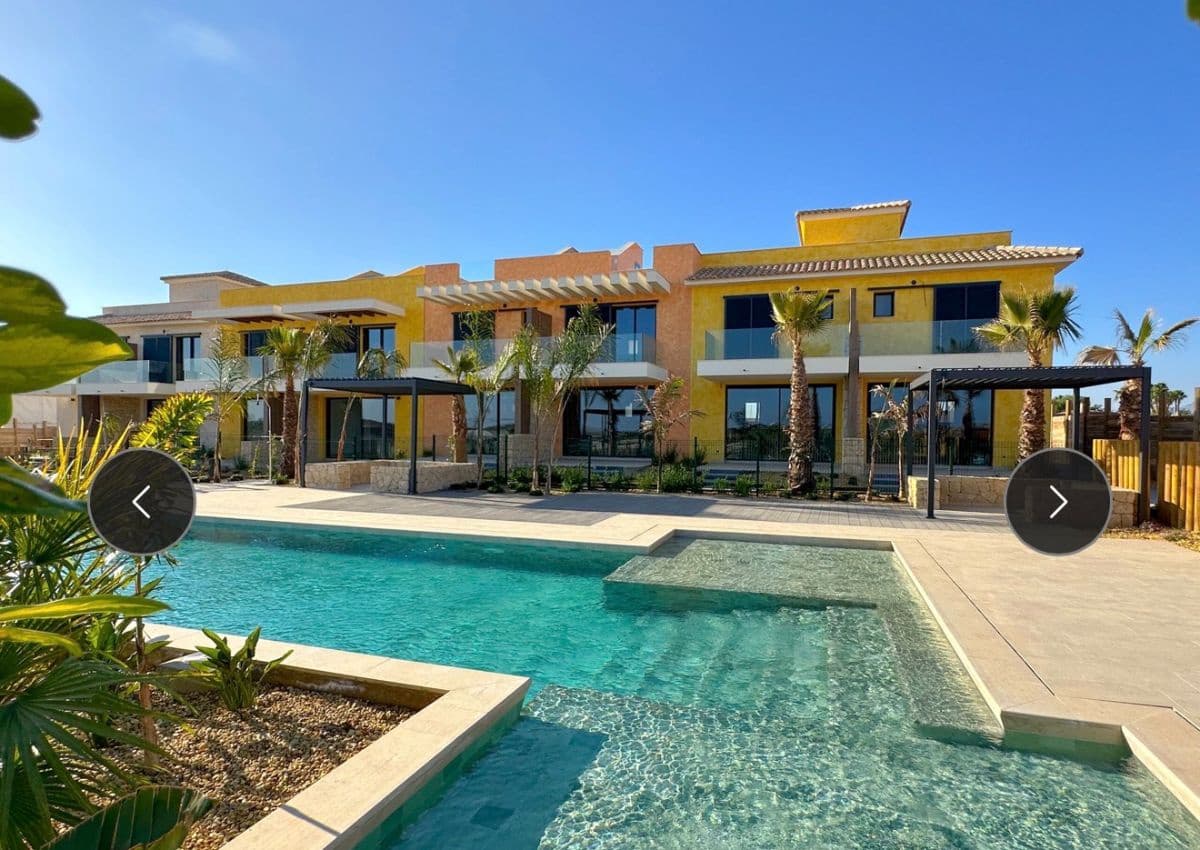 Casa de 2 habitaciones en Cuevas del Almanzora en venta - 300.000 € (Ref: 9665424)