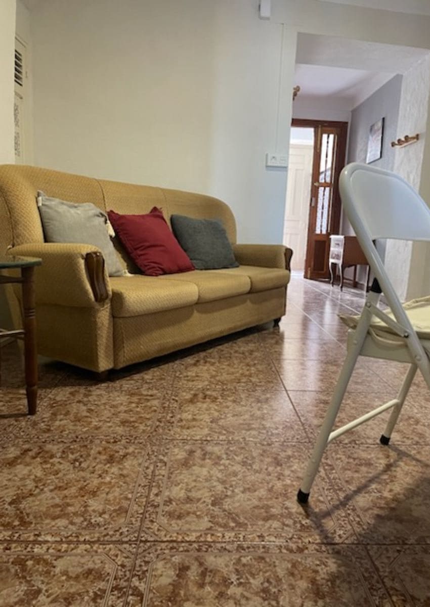 8 bedroom Townhouse for sale in Castillo de Locubin - € 74,000 (Ref: 9672748)