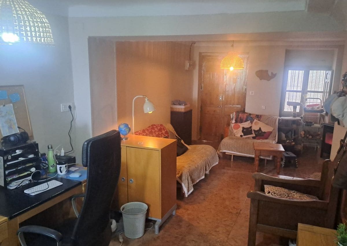 8 bedroom Townhouse for sale in Castillo de Locubin - € 74,000 (Ref: 9672748)