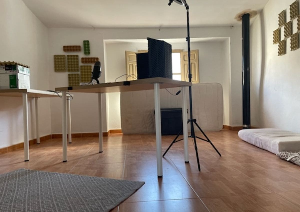 8 bedroom Townhouse for sale in Castillo de Locubin - € 74,000 (Ref: 9672748)