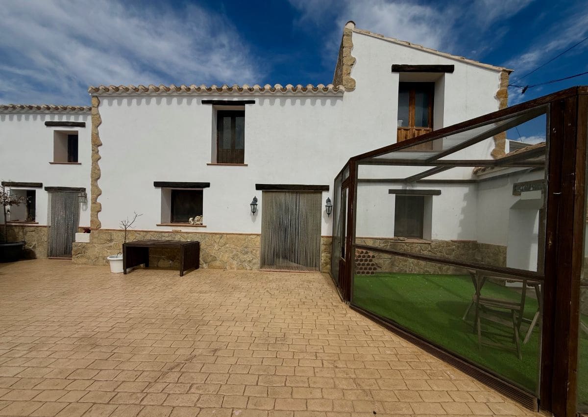 5 bedroom Finca/Country House for sale in Santa Maria de Nieva - € 179,950 (Ref: 9697774)