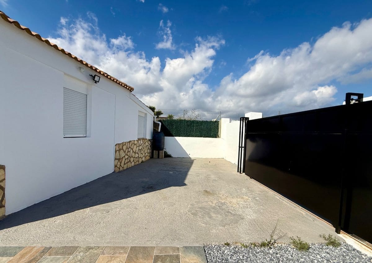 3 makuuhuone Huvila myytävänä paikassa Arboleas mukana uima-altaan - 310 000 € (Ref: 9719312)