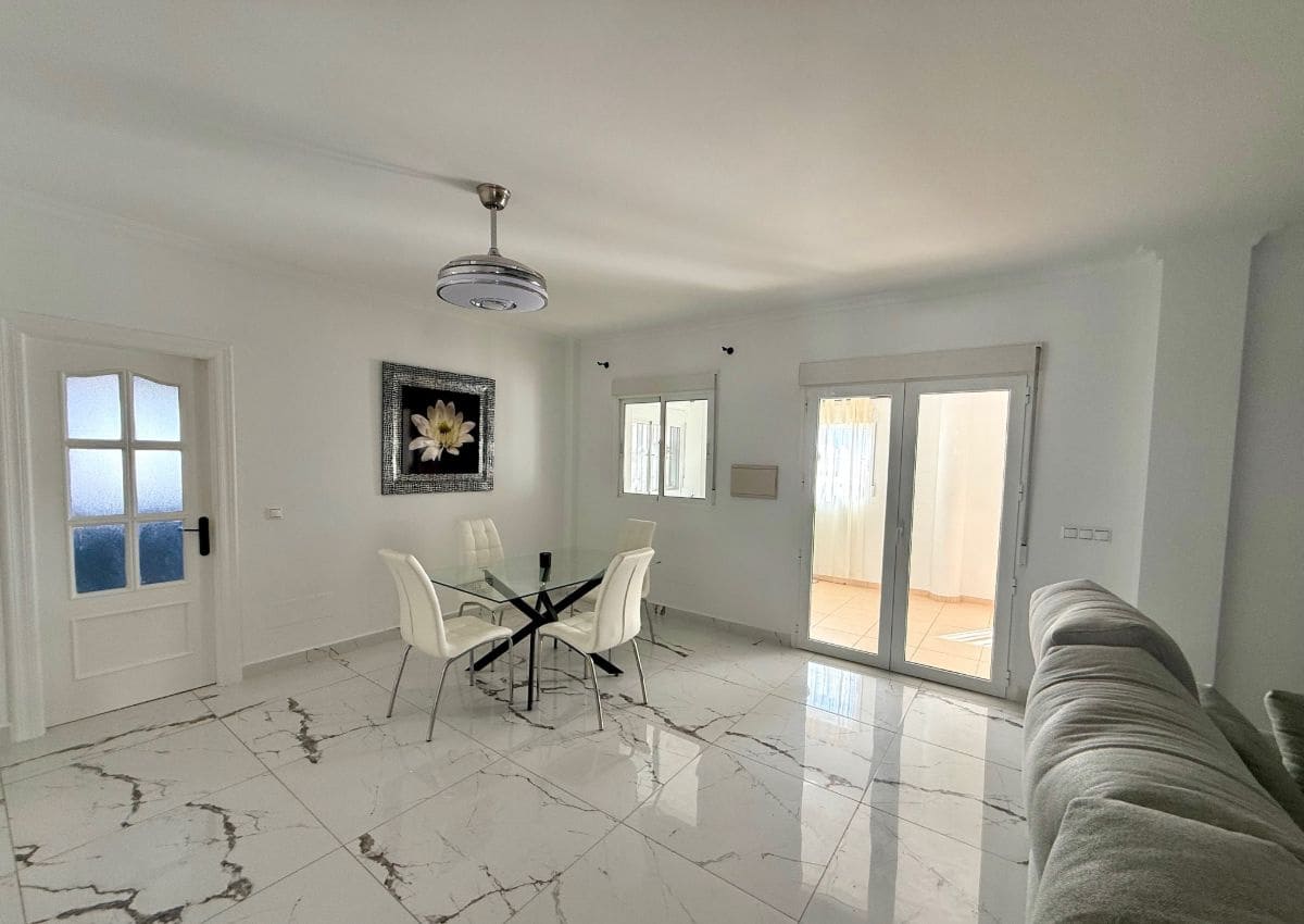 3 makuuhuone Huvila myytävänä paikassa Arboleas mukana uima-altaan - 310 000 € (Ref: 9719312)