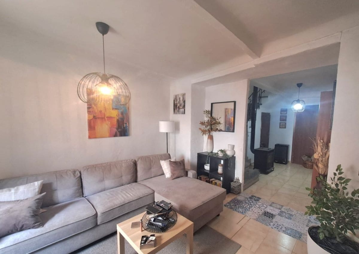 3 soveværelse Byhus til salg i Castillo de Locubin - € 69.995 (Ref: 9789880)