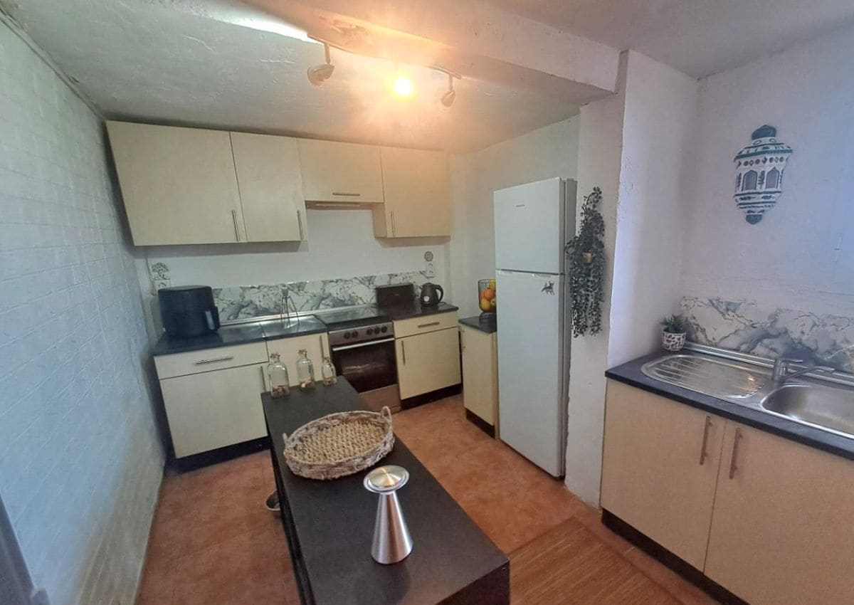 3 soveværelse Byhus til salg i Castillo de Locubin - € 69.995 (Ref: 9789880)