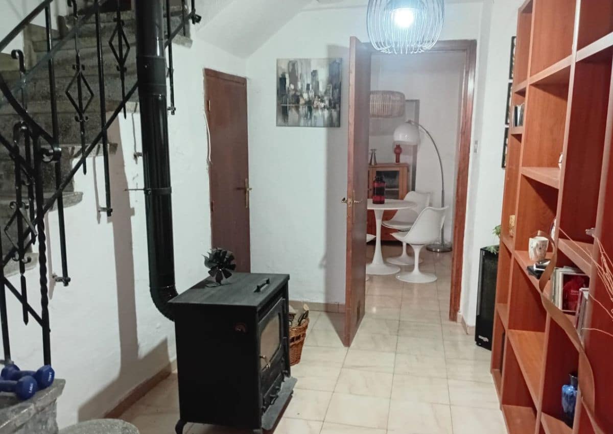 3 soveværelse Byhus til salg i Castillo de Locubin - € 69.995 (Ref: 9789880)