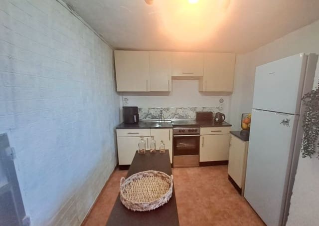 3 soveværelse Byhus til salg i Castillo de Locubín - € 69.995 (Ref: 9789880)