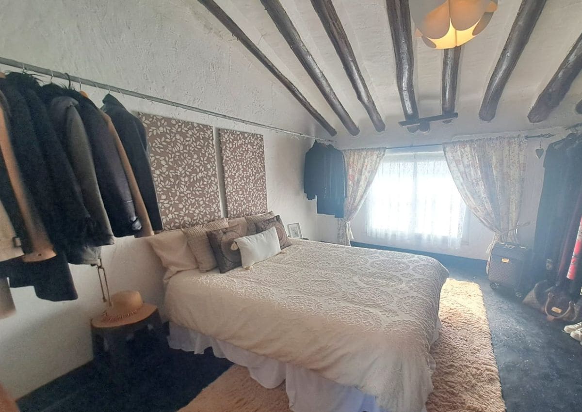 3 soveværelse Byhus til salg i Castillo de Locubin - € 69.995 (Ref: 9789880)