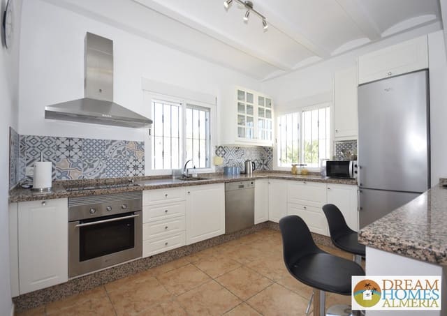 4 slaapkamer Villa te koop in Almanzora, Cantoria met zwembad - € 349.995 (Ref: 9815041)