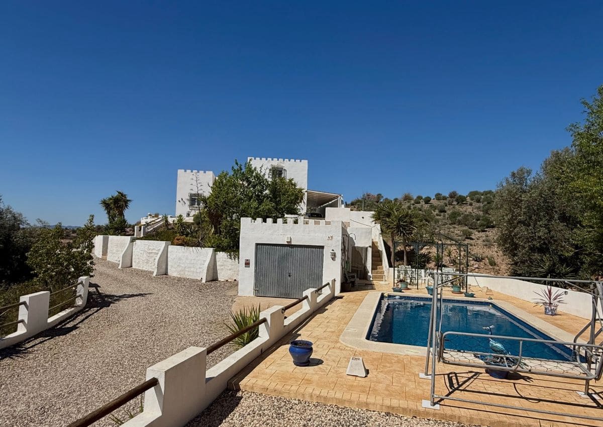3 bedroom Villa for sale in Albox with pool - € 245,000 (Ref: 9835020)