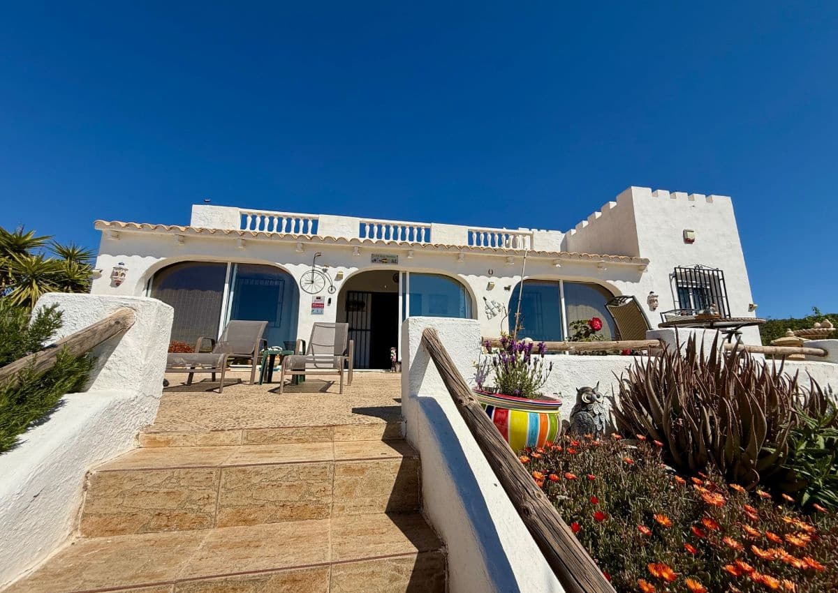 3 bedroom Villa for sale in Albox with pool - € 245,000 (Ref: 9835020)