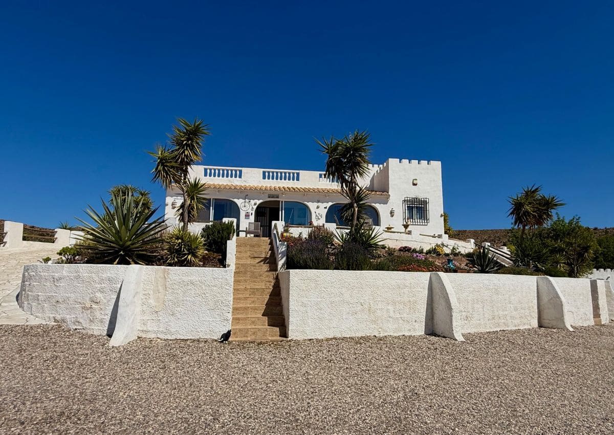3 bedroom Villa for sale in Albox with pool - € 245,000 (Ref: 9835020)