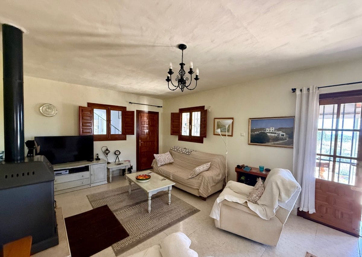 3 bedroom Villa for sale in Albox with pool - € 245,000 (Ref: 9835020)