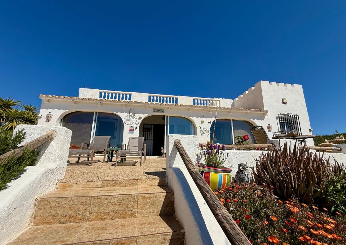 3 bedroom Villa for sale in Albox with pool - € 245,000 (Ref: 9835020)