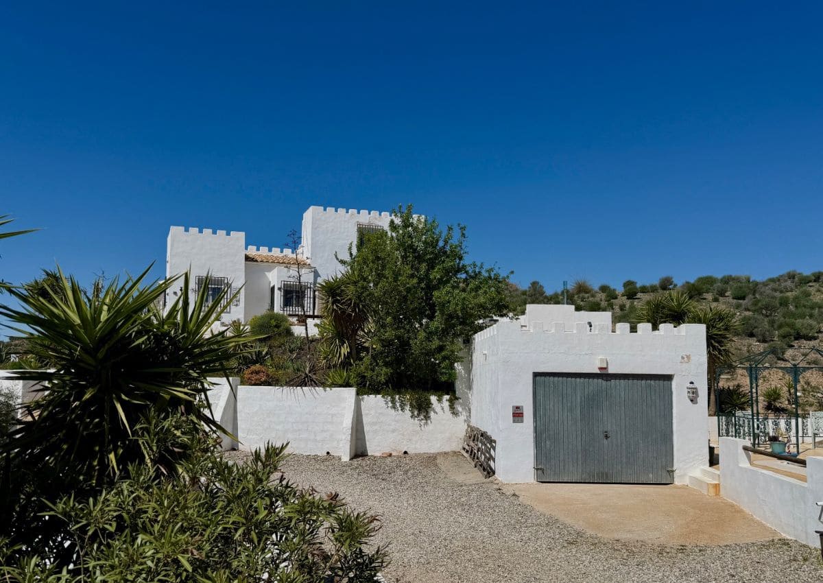 3 bedroom Villa for sale in Albox with pool - € 245,000 (Ref: 9835020)