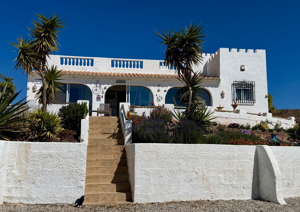 3 bedroom Villa for sale in Albox with pool - € 245,000 (Ref: 9835020)