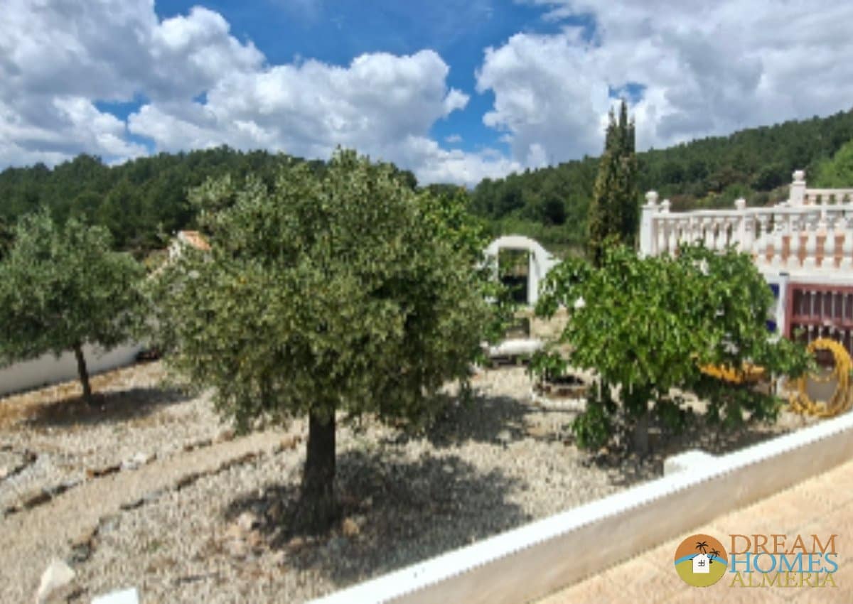 4 bedroom Finca/Country House for sale in Huercal-Overa - € 349,000 (Ref: 9844574)