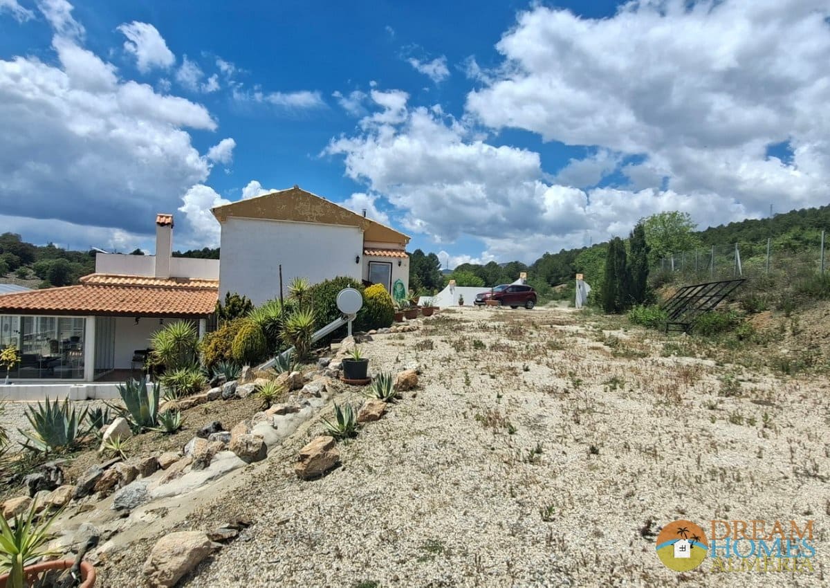 4 bedroom Finca/Country House for sale in Huercal-Overa - € 349,000 (Ref: 9844574)