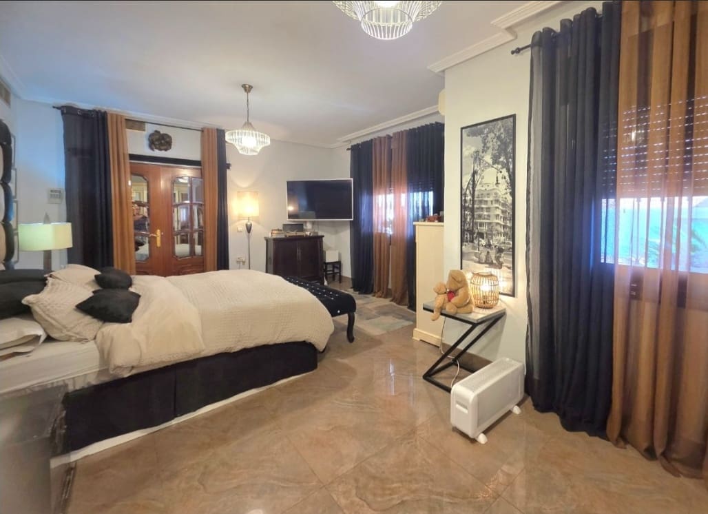 Chalet de 4 habitaciones en Antas en venta con piscina - 549.950 € (Ref: 9863654)